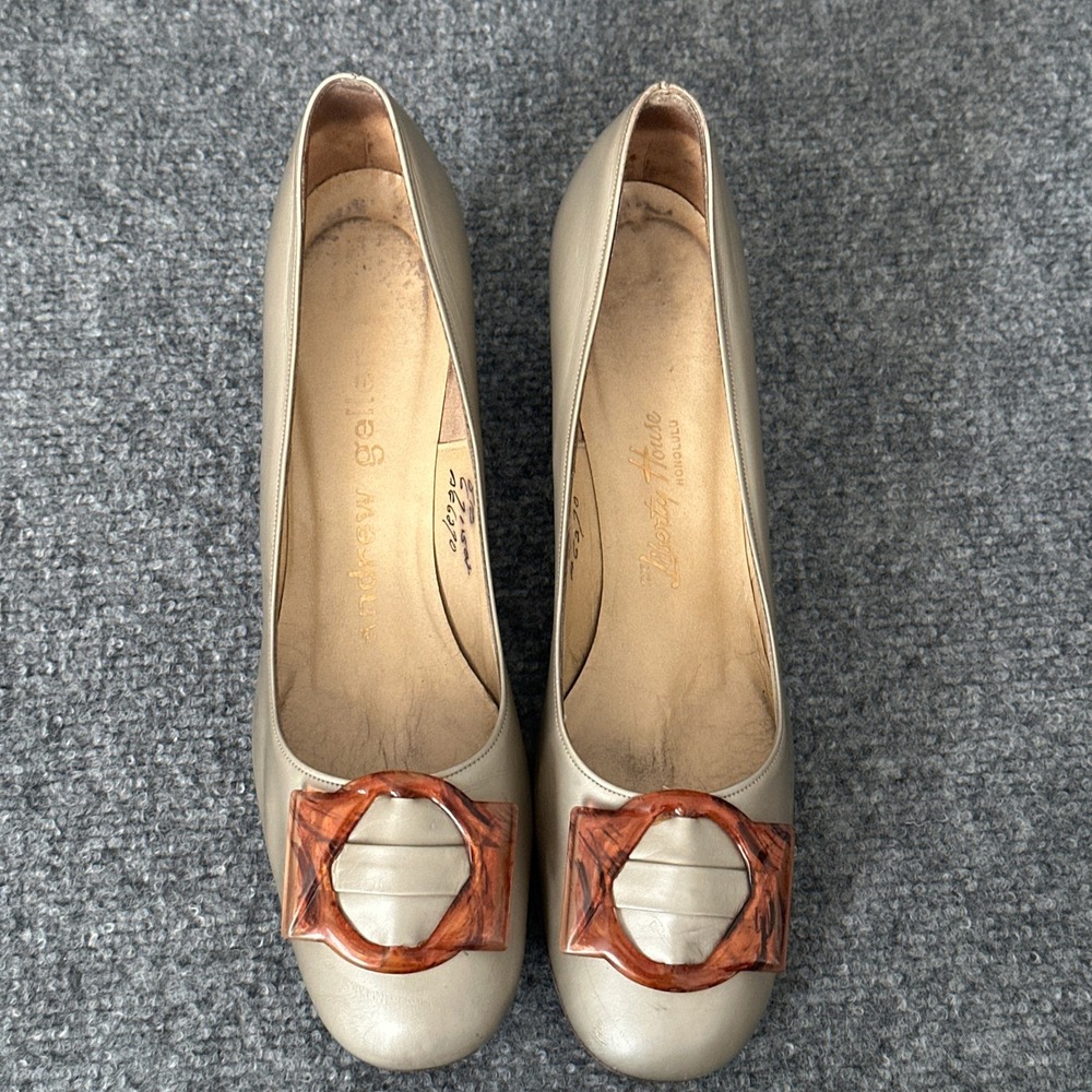 Vintage 60s Andrew Geller Pumps Womens 8B Beige Leather Buckle Kitten Heel Shoes